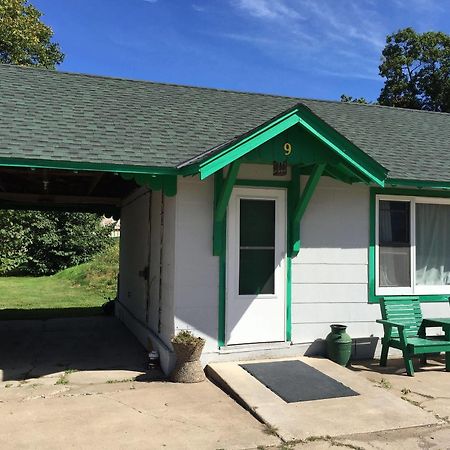 Twin Pines Resort Garrison Экстерьер фото
