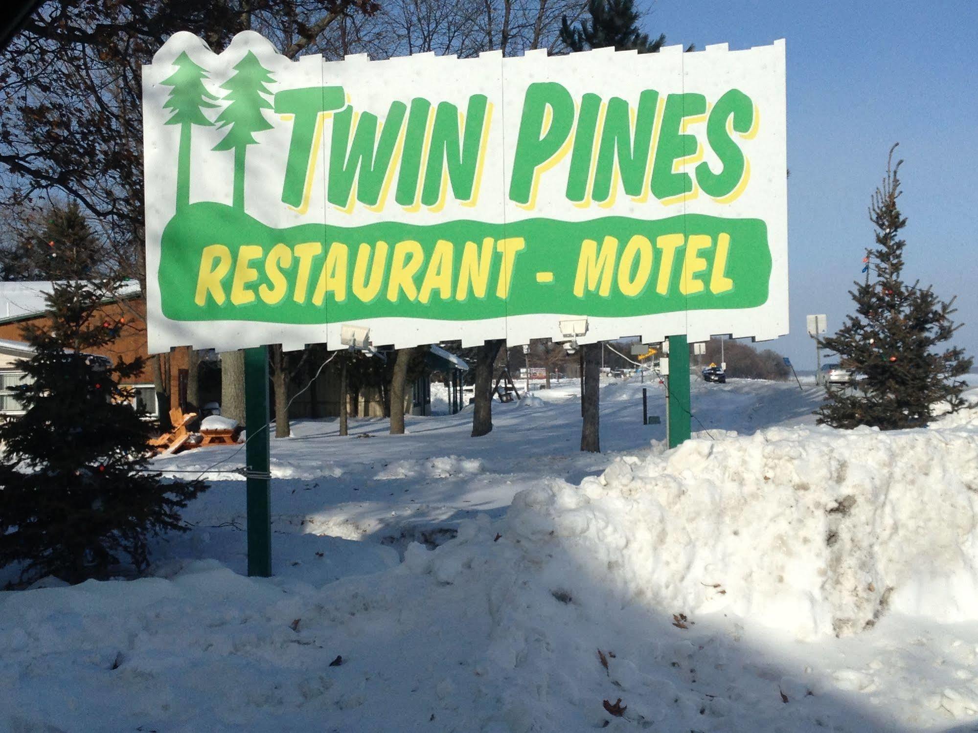 Twin Pines Resort Garrison Экстерьер фото